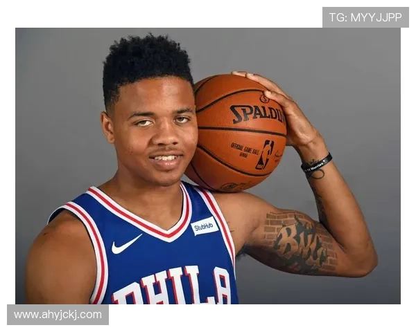 布莱斯臂展实测 2 米 08！父子对比照引热议：视觉错觉还是数据真相？(1)